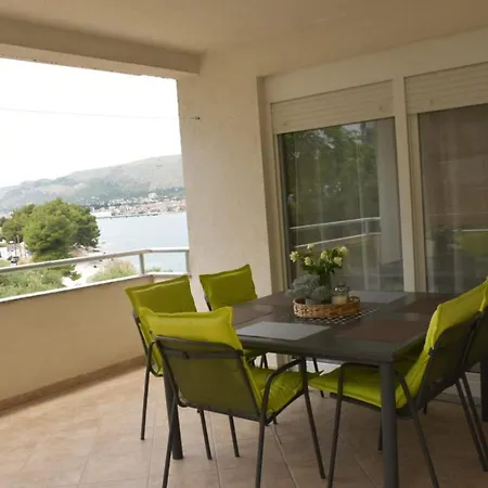 Amarena Apartment